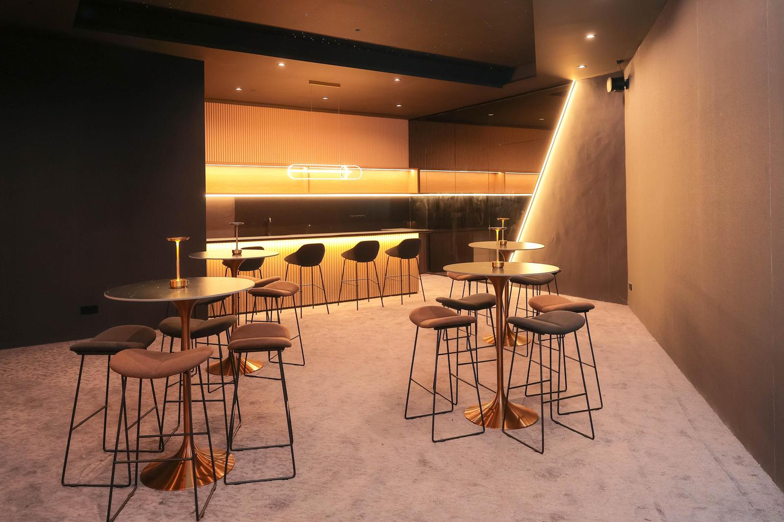 Lounge Bar
